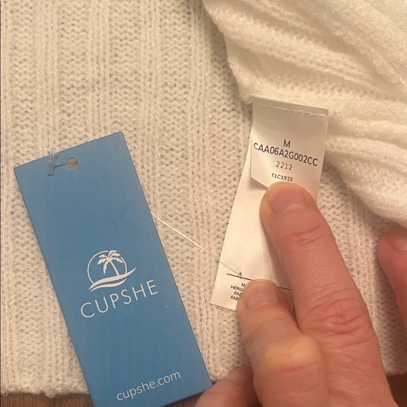 Cupshe Cream Ribbed V-Neck Sweater - Picture 2 of 3